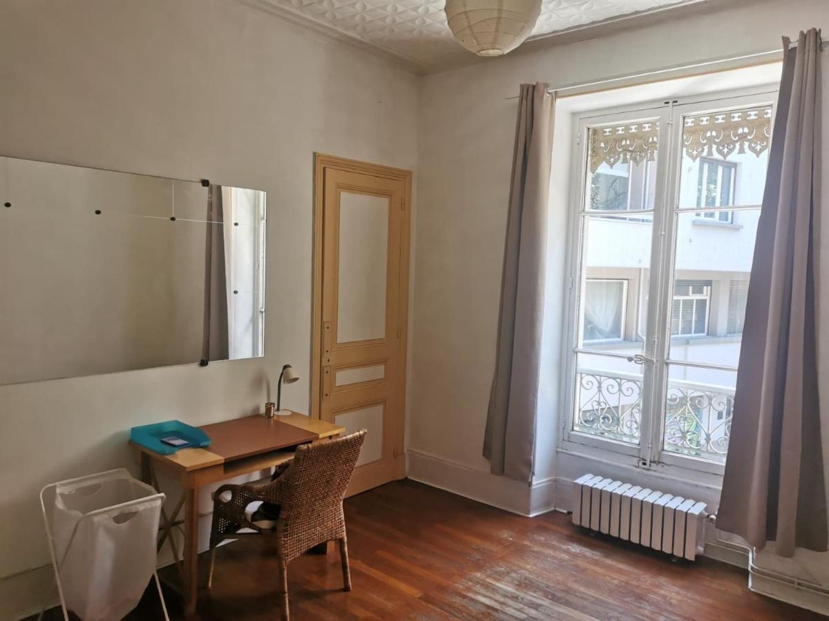 Bel Appartement Charme Ancien Dans Quartier Anime Гренобль Экстерьер фото